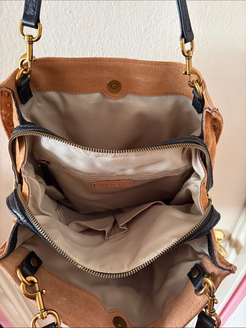 NWT American Leather Company Camel Suede Shoulder Bag with Gold Tone Studs - Picture 4 of 4